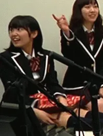 アイドルエロGIF画像50枚 AKBや欅坂など美少女たちのおっぱいやパンチラ集めてみた090