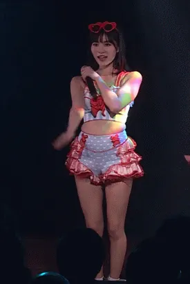 アイドルエロGIF画像50枚 AKBや欅坂など美少女たちのおっぱいやパンチラ集めてみた105