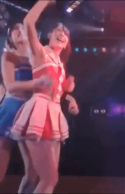 アイドルエロGIF画像50枚 AKBや欅坂など美少女たちのおっぱいやパンチラ集めてみた107