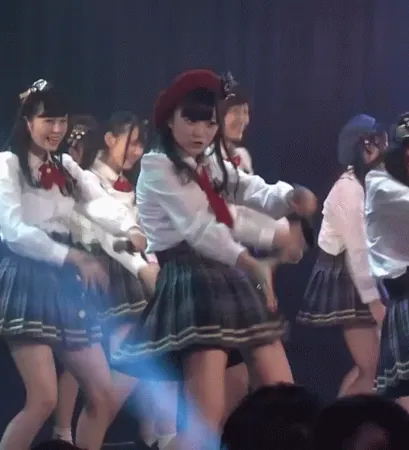 アイドルエロGIF画像50枚 AKBや欅坂など美少女たちのおっぱいやパンチラ集めてみた116