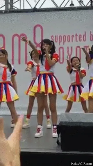 アイドルエロGIF画像50枚 AKBや欅坂など美少女たちのおっぱいやパンチラ集めてみた117