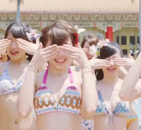 アイドルエロGIF画像50枚 AKBや欅坂など美少女たちのおっぱいやパンチラ集めてみた139