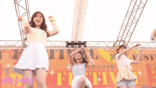 アイドルエロGIF画像50枚 AKBや欅坂など美少女たちのおっぱいやパンチラ集めてみた145