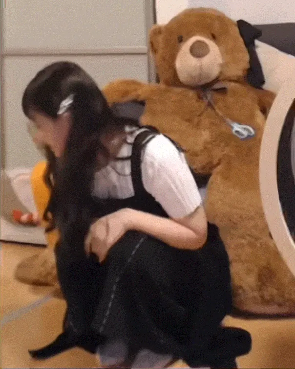 アイドルエロGIF画像50枚 AKBや欅坂など美少女たちのおっぱいやパンチラ集めてみた148
