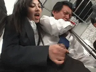 逆痴漢エロGIF画像30枚 JKやOLに痴女られて手コキされてるシーン集めてみた051