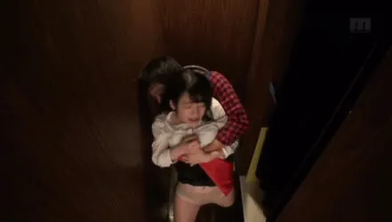 イキ我慢エロGIF画像60枚 セックスや手マンで快感に耐えてるOLやJK集めてみた013