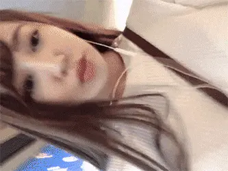 パイスラエロGIF画像33枚 着衣巨乳お姉さんの谷間が強調されたおっぱい集めてみた025