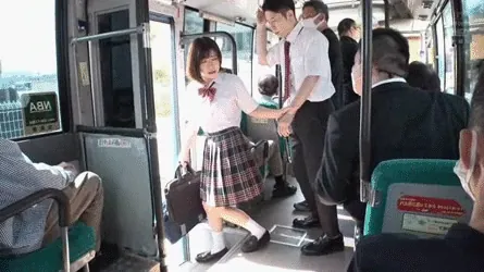 バス痴漢エロGIF画像100枚 満員の車内で好き放題おっぱいや尻・マンコを弄られてるJKやOL集めてみた092