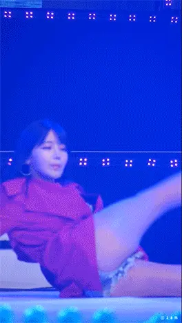 ホットパンツエロGIF画像40枚 激ミニなすそからハミパンしてる素人やアイドル・痴漢セックス集めてみた023