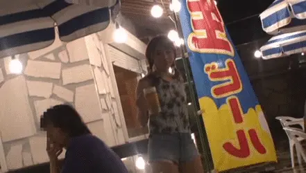 ホットパンツエロGIF画像40枚 激ミニなすそからハミパンしてる素人やアイドル・痴漢セックス集めてみた039