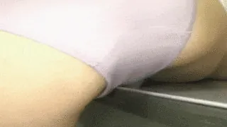 角オナエロGIF画像80枚 教室やオフィスの机にマンコ擦りつけてるJKやOLの自慰集めてみた065