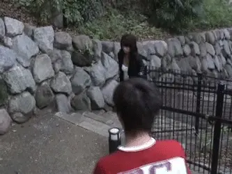 ズリ下げダッシュエロGIF画像30枚 すれ違いざまに服を脱がされておっぱいポロリしてるシーン集めてみた044