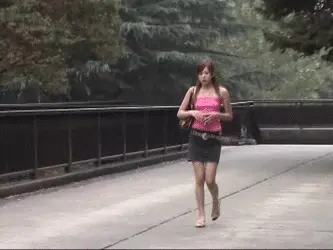 ズリ下げダッシュエロGIF画像30枚 すれ違いざまに服を脱がされておっぱいポロリしてるシーン集めてみた046