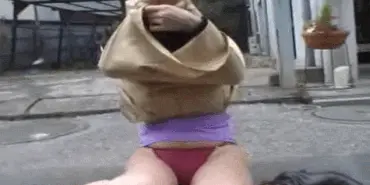 巾着レイプエロGIF画像69枚 スカートを頭まで巻き上げられて身動きできない女を犯してるシーン集めてみた050