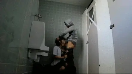 トイレレイプエロGIF画像55枚 公衆便所や多目的トイレで犯されてるJKやギャル集めてみた032