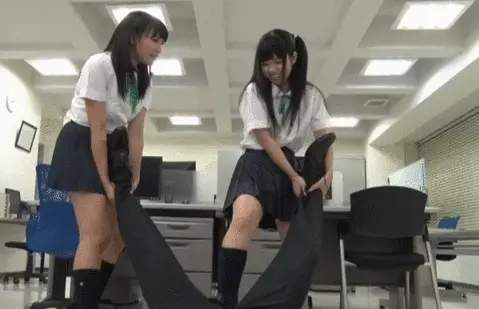 電気あんまエロGIF画像42枚 股間を踏まれて気持ち良くなってる変態集めてみた012