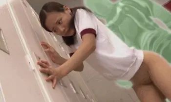 透明人間エロGIF画像36枚 見えないことを良いことにスケベなイタズラしまくってるシーン集めてみた014
