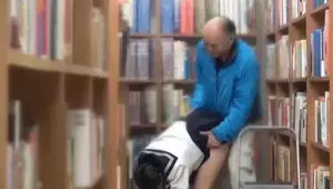 図書館レイプエロGIF画像65枚 声を出せない状況で好き放題犯されてるシーン集めてみた005