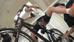 自転車バイブエロGIF画像18枚 サドルに固定したディルドで潮吹きしながら絶頂してるシーン集めてみた001
