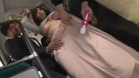 集団痴漢エロGIF画像45枚 JKやOLが男たちに体を弄られて感じてるシーン集めてみた025