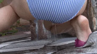おもらしエロGIF画像59枚 トイレまで我慢できずにおしっこ盛大に漏らしてるシーン集めてみた004