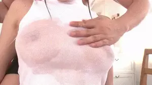 ノーブラエロGIF画像70枚 胸ポチや乳首ポチしてる巨乳美女の着衣おっぱい集めてみた011