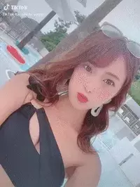 TiktokエロGIF画像74枚 巨乳美女の水着や着衣おっぱい・JKのパンチラダンス集めてみた027