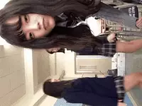 TiktokエロGIF画像74枚 巨乳美女の水着や着衣おっぱい・JKのパンチラダンス集めてみた040
