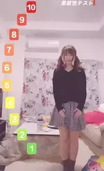 TiktokエロGIF画像74枚 巨乳美女の水着や着衣おっぱい・JKのパンチラダンス集めてみた043