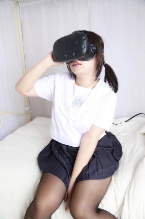 【VR おっぱい】VRゴーグルをつけた巨乳の無防備なおっぱいに興奮する016
