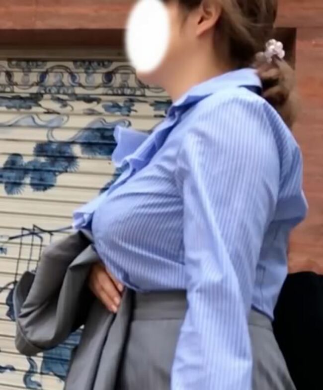 OL着衣巨乳エロ画像61枚 おっぱいが大きな素人OLの街撮り盗撮集めてみた001