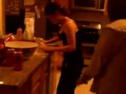 ハプニングやイタズラでポロリしちゃったエロgif100枚!!慌てた反応がエロいけど面白いｗ036