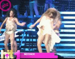 ハプニングやイタズラでポロリしちゃったエロgif100枚!!慌てた反応がエロいけど面白いｗ066