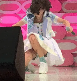 ハプニングエロ画像81枚 胸チラやおっぱいポロリ・パンチラなどラッキースケベなエロGIF集めてみた022