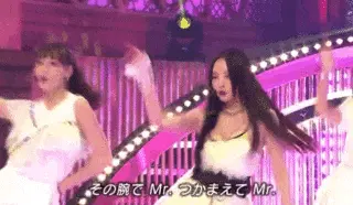 ハプニングエロ画像81枚 胸チラやおっぱいポロリ・パンチラなどラッキースケベなエロGIF集めてみた035