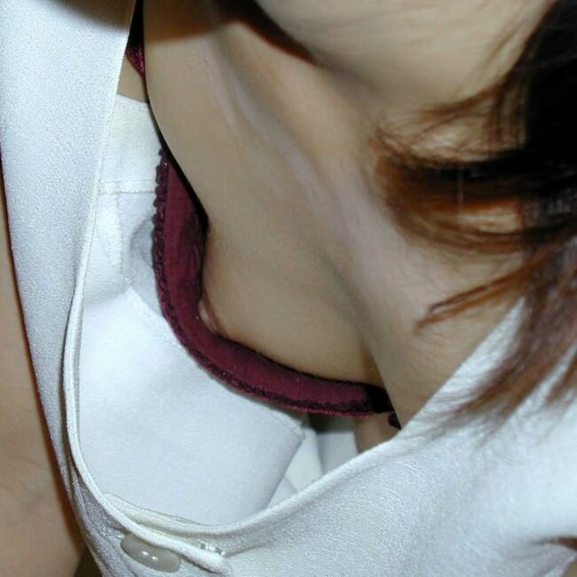 貧乳の胸チラエロ画像180枚 ちっぱいだから乳首まで見えちゃう素人の盗撮画像集めてみた133