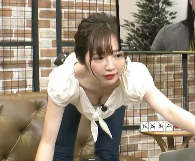 芸能人胸チラ画像138枚 女優やグラドル・女芸人まで谷間やブラがポロリしちゃった有名人029