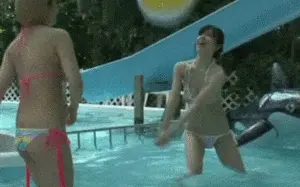 巨乳ポロリgif画像60枚 水着やタンクトップからおっぱいがこぼれちゃうデカチチ女の決定的瞬間集めてみた027