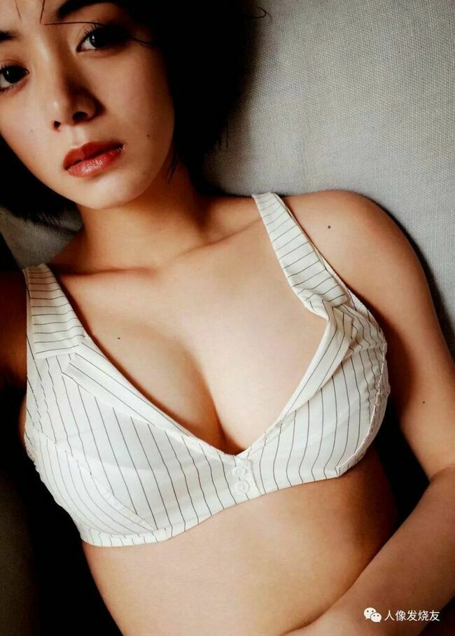 池田エライザエロ画像203枚 濡れ場おっぱいやお尻がエロすぎる水着グラビアまで過激写真大量【毎日更新】047