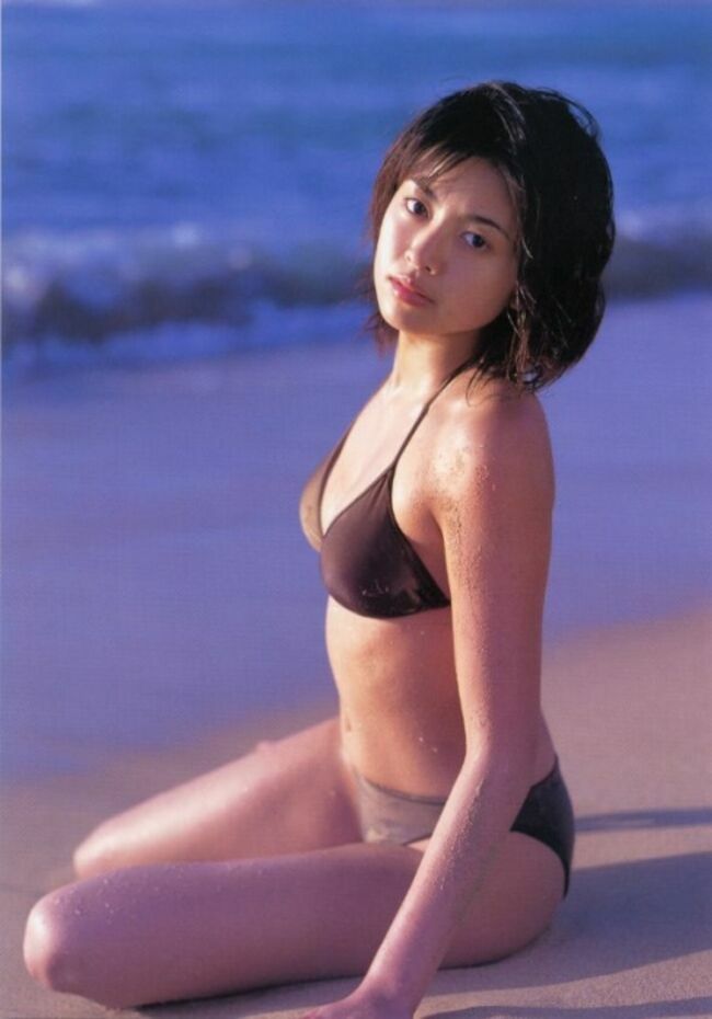 片瀬那奈のエロ画像71枚 水着おっぱいから胸チラ・パンチラまで巨乳女優のセクシーボディ集めてみた050