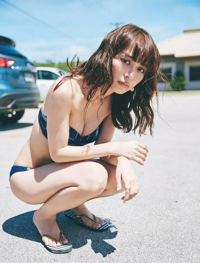 グラビアエロ画像毎日更新 おっぱいが素晴らしい巨乳グラドルTOP100の抜ける水着やセミヌードまとめ【動画あり】059