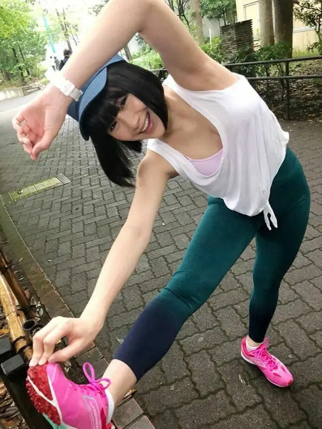 スポーツ胸チラ画像55枚 おっぱいポロリ寸前な芸能人・グラビア・AV女優の谷間集めてみた008