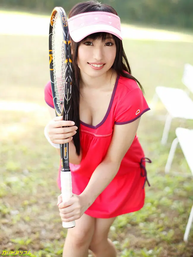 スポーツ胸チラ画像55枚 おっぱいポロリ寸前な芸能人・グラビア・AV女優の谷間集めてみた029