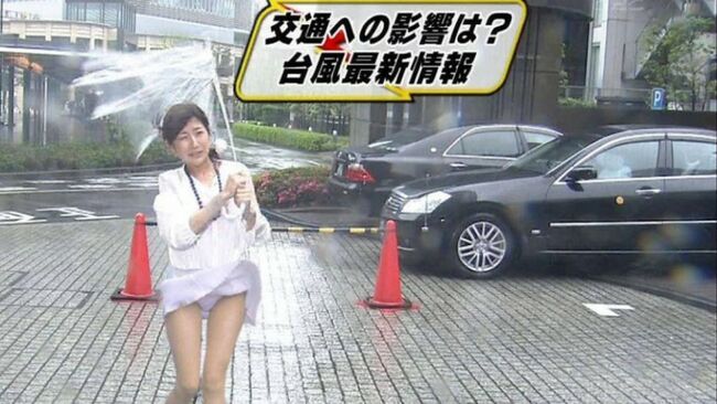 台風エロ画像62枚中継中のパンチラや透けブラなどエッチな放送事故集めてみた042