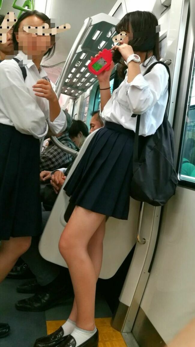 JK街撮りエロ画像169枚 可愛い制服女子校生の生足太ももやパンチラ・透けブラ盗撮集めてみた133