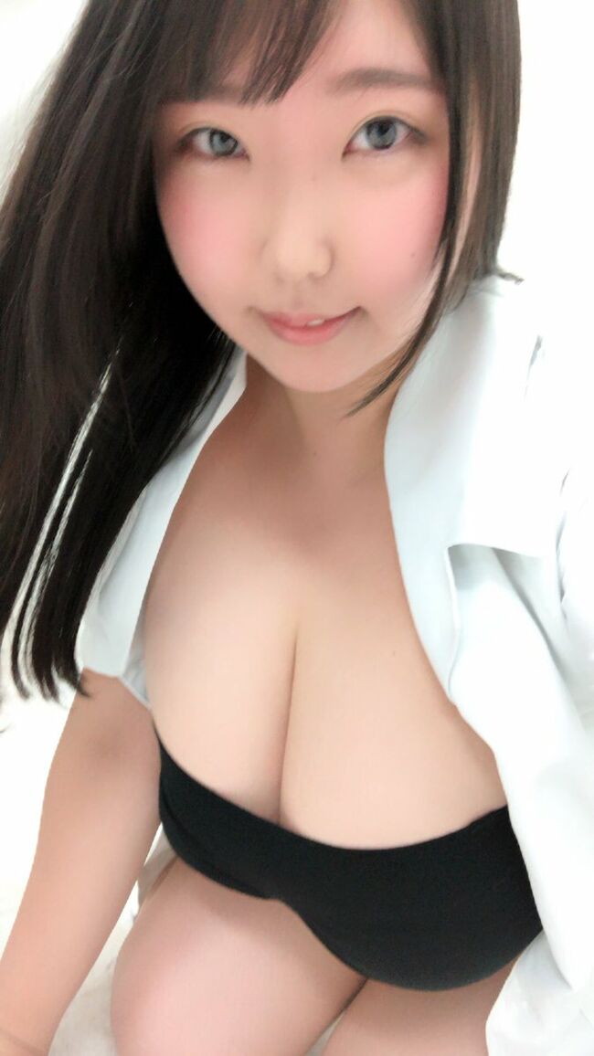 ももせももエロ画像145枚 Mカップ超乳手ブラヌードやポロリ寸前の過激グラビア集めてみた110