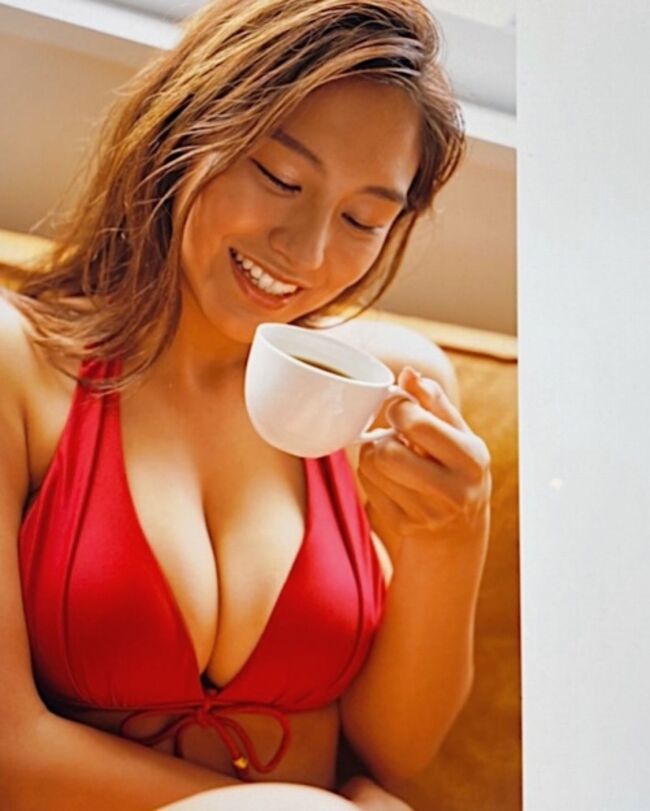 ロサリオ惠奈エロ画像198枚 Hカップ爆乳ハーフグラドルのムチムチビキニや谷間集めてみた020