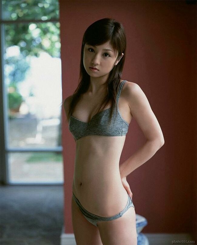 小倉優子エロ画像587枚 手ブラセミヌードや水着などゆうこりんの抜けるグラビア集めてみた098