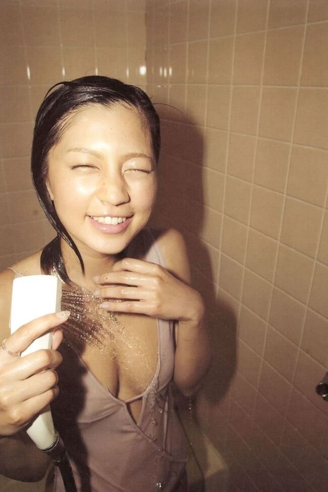 安田美沙子エロ画像203枚 Dカップ水着おっぱいグラビアや胸チラ・お宝パン線集めてみた027