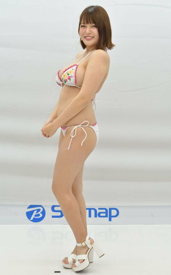 彼方美紅エロ画像129枚 Iカップ手ブラヌードやハミ乳水着グラビアなど豊満ボディグラドル集めてみた034